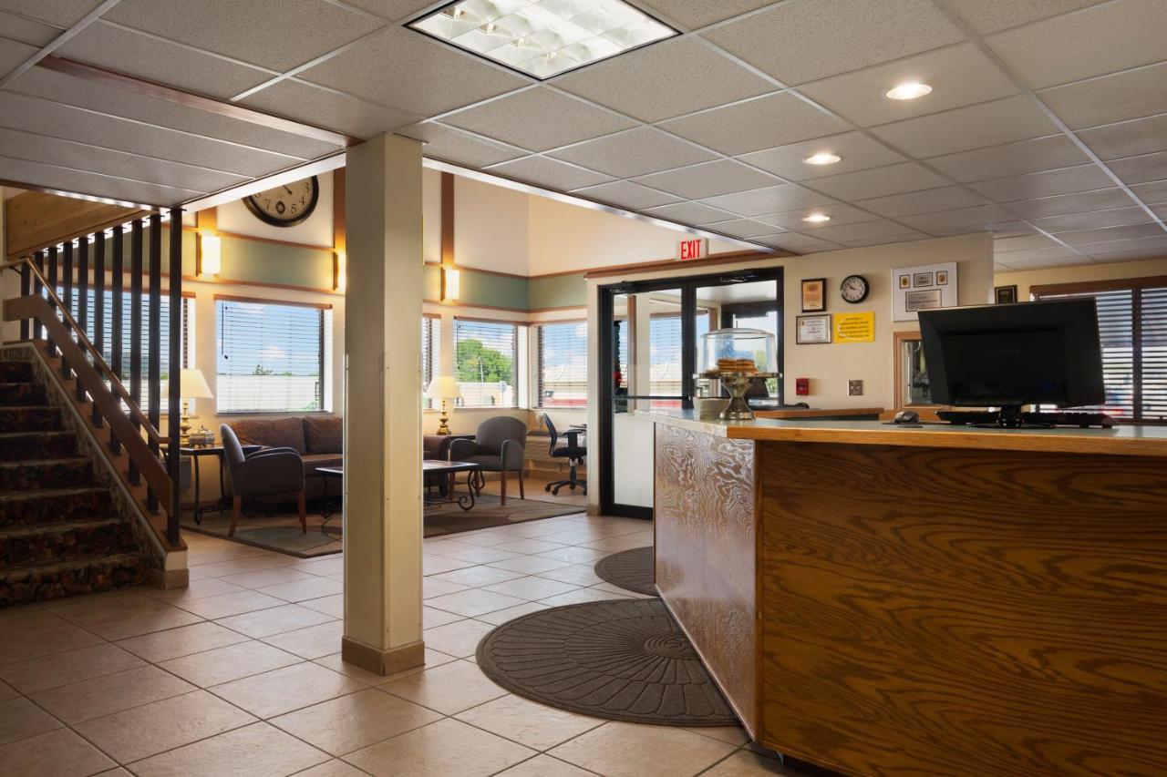 Super 8 By Wyndham Columbus Ξενοδοχείο Εξωτερικό φωτογραφία