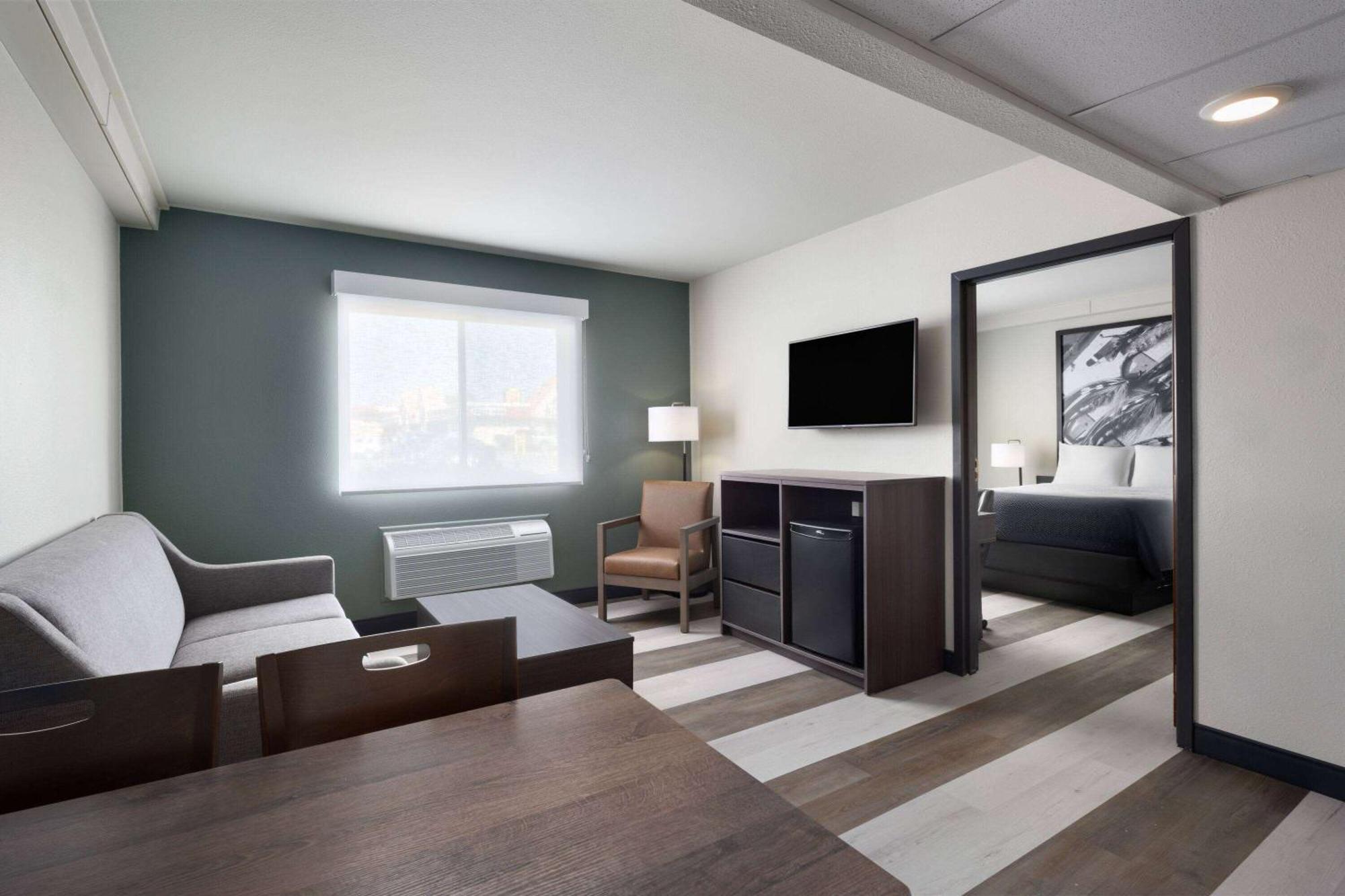 Super 8 By Wyndham Columbus Ξενοδοχείο Εξωτερικό φωτογραφία