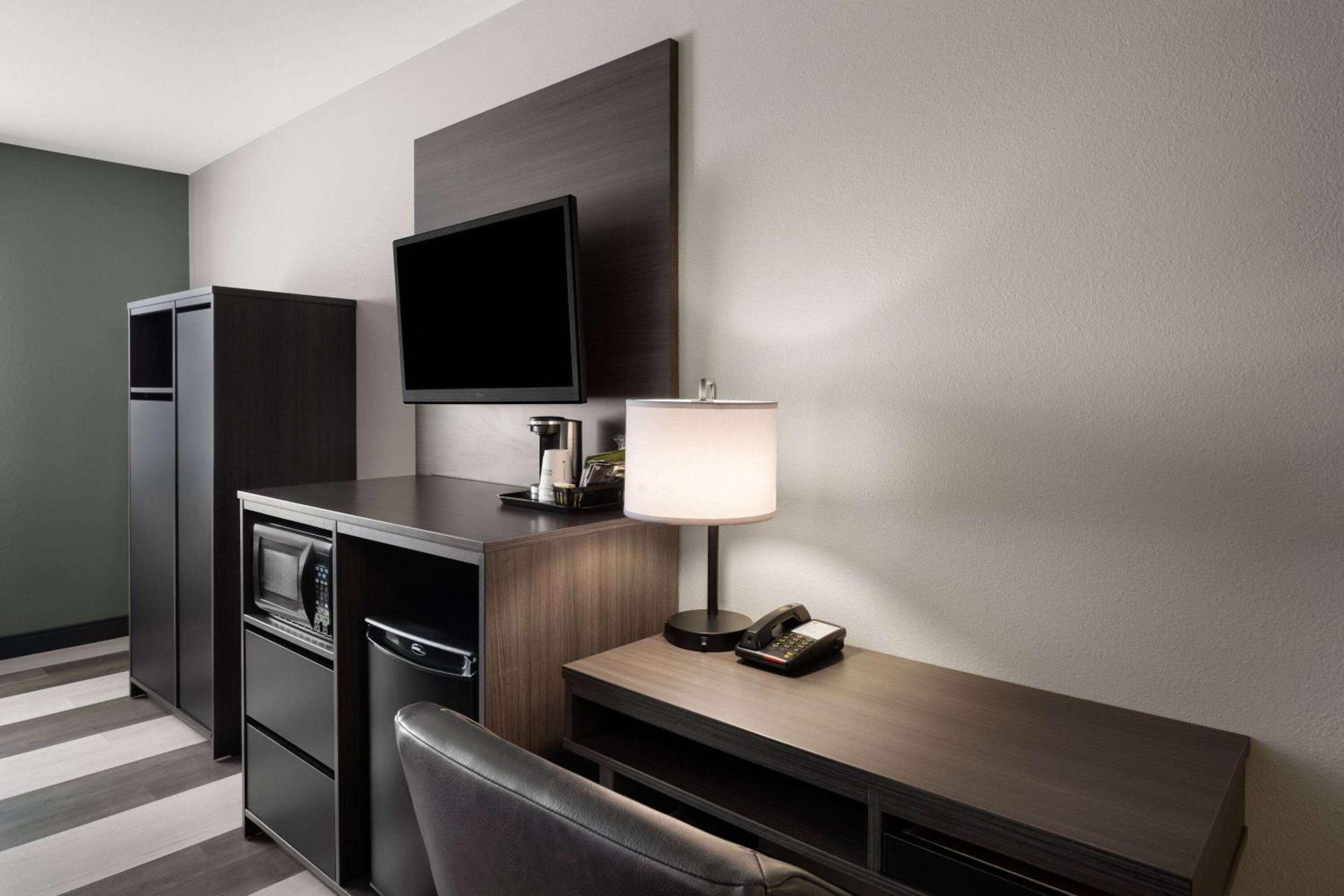 Super 8 By Wyndham Columbus Ξενοδοχείο Εξωτερικό φωτογραφία
