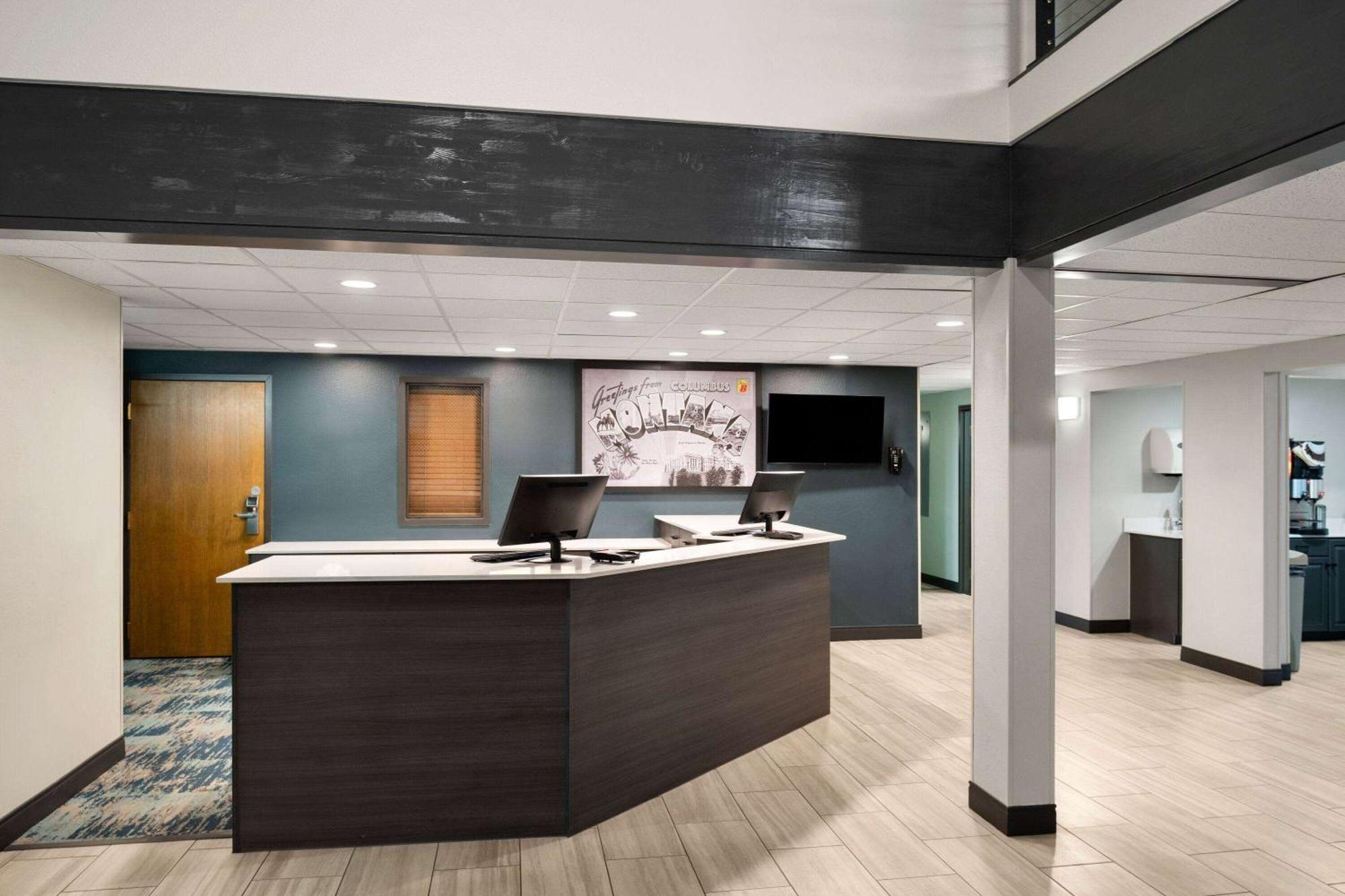 Super 8 By Wyndham Columbus Ξενοδοχείο Εξωτερικό φωτογραφία
